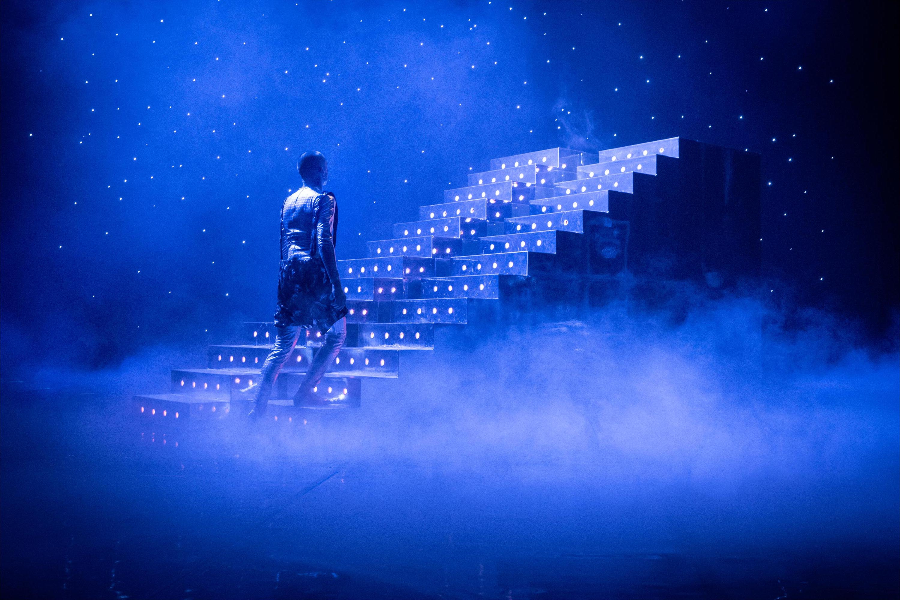scenebeeld een leuk avondje uit theater artemis